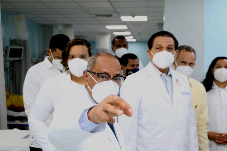 Lee más sobre el artículo Visita del Ministro de Salud Pública Al Hospital Alejandro Cabral