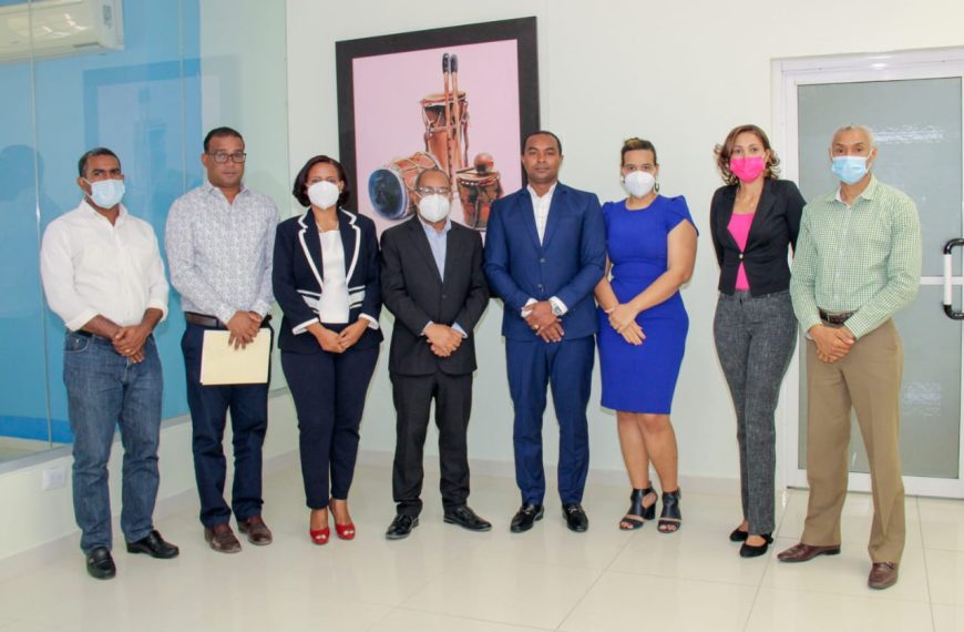 Hospital Alejandro Cabral y UASD San Juan realizan encuentro de cooperaci&oacute;n interinstitucional