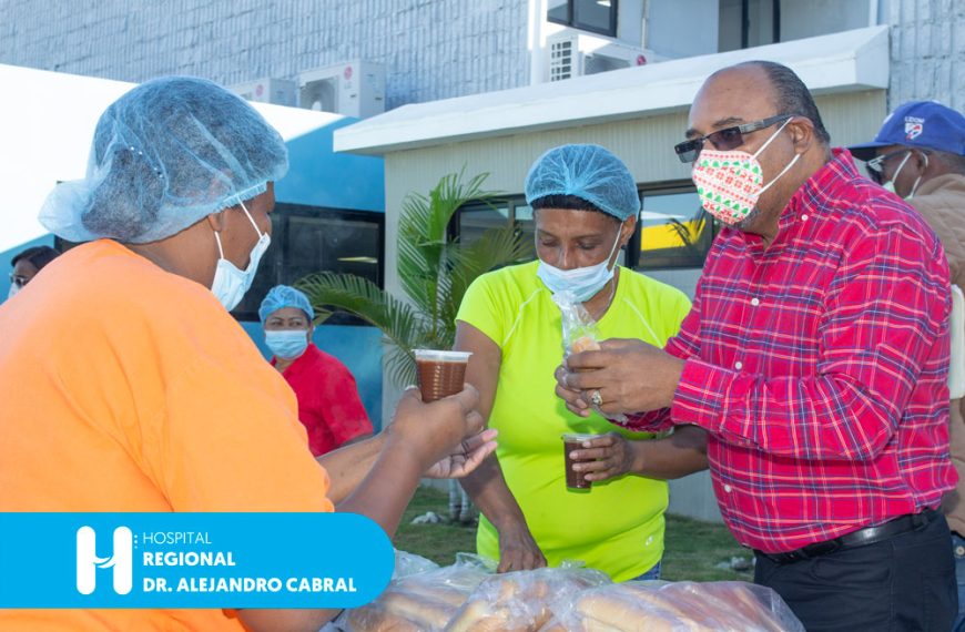 Hospital Regional Dr. Alejandro Cabral da inicio a la epoca navide&ntilde;a